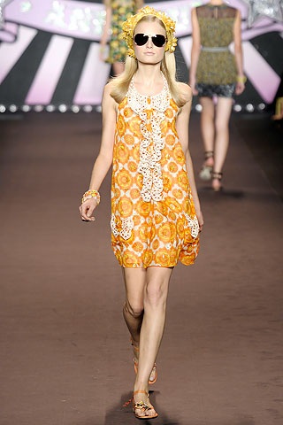 BST xuân hè 2010 của Anna Sui - 8