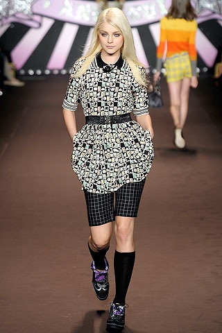 BST xuân hè 2010 của Anna Sui - 11