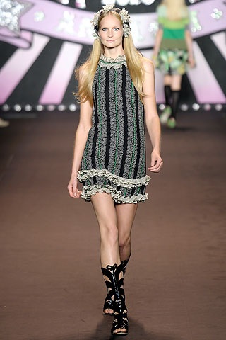 BST xuân hè 2010 của Anna Sui - 14