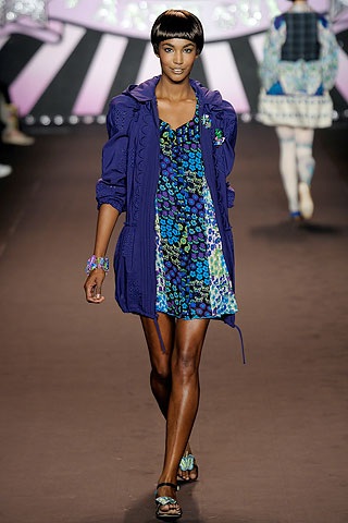 BST xuân hè 2010 của Anna Sui - 16