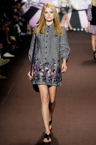 BST xuân hè 2010 của Anna Sui - 24