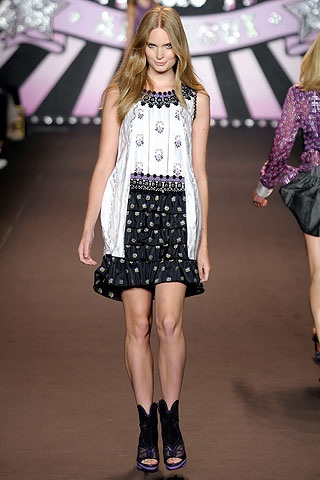 BST xuân hè 2010 của Anna Sui - 29