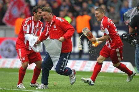 “Hùm xám” lên ngôi, Bremen tới Champions League - 2 “Hùm xám” lên ngôi, Bremen tới Champions League - 2