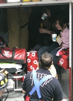 New York: Phà đâm sầm vào cầu tàu, 37 người bị thương - 1