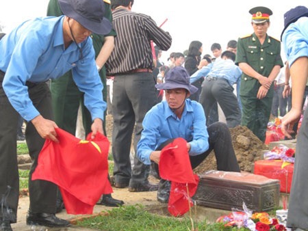 Tiếp nhận và an táng 133 hài cốt liệt sĩ - 2 Tiếp nhận và an táng 133 hài cốt liệt sĩ - 2
