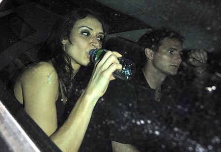 Cầu thủ Chelsea nhậu xuyên đêm mừng chiến thắng - 6