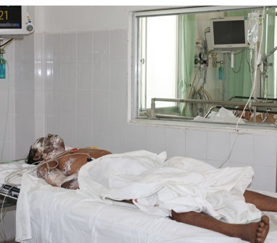 Cháy tàu chở xăng ngay sát kho xăng dầu - 1 Cháy tàu chở xăng ngay sát kho xăng dầu - 1