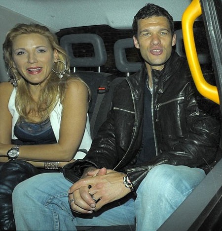 Cầu thủ Chelsea nhậu xuyên đêm mừng chiến thắng - 8