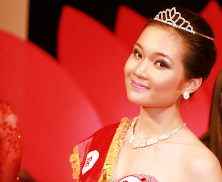 Trần Thị Thanh Loan - hoa khôi Ngoại thương 2010 - 6 Trần Thị Thanh Loan - hoa khôi Ngoại thương 2010 - 6