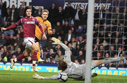 West Ham chính thức sa thải HLV Zola - 2