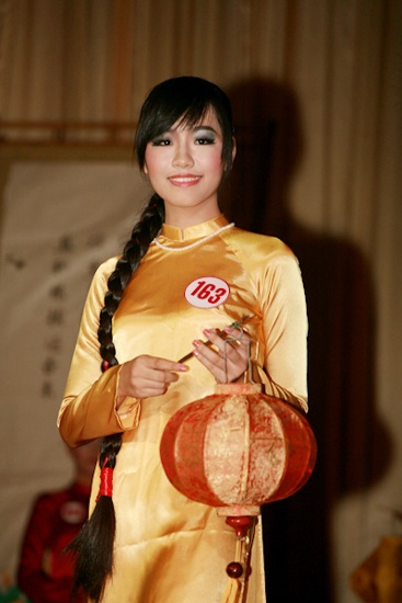 Trần Thị Thanh Loan - hoa khôi Ngoại thương 2010 - 1 Trần Thị Thanh Loan - hoa khôi Ngoại thương 2010 - 1
