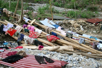 Cơn lũ đêm cướp 5 sinh mạng trong một gia đình - 2