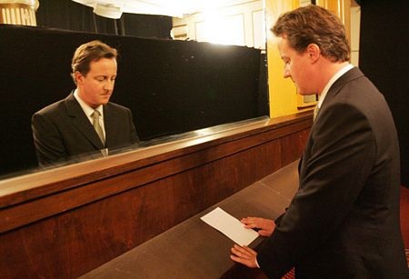 Chân dung tân Thủ tướng Anh David Cameron - 9 Chân dung tân Thủ tướng Anh David Cameron - 9