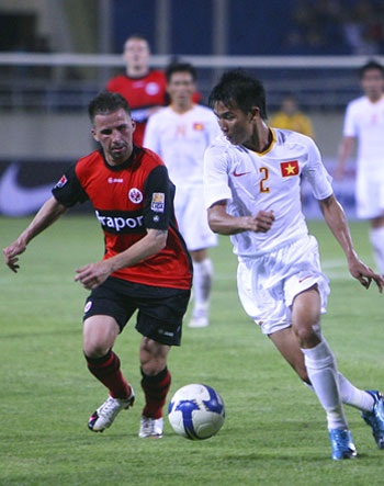 ĐT Việt Nam thua trận giao hữu với Eintracht Frankfurt - 2