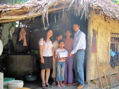 Quà bạn đọc đến với đôi vợ chồng bán máu nuôi con - 1