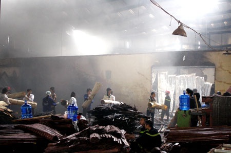 Cháy lớn tại công ty mây tre đan - 6 Cháy lớn tại công ty mây tre đan - 6