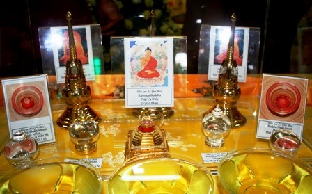 Hàng ngàn người dân đến chiêm bái Xá Lợi Phật - 8