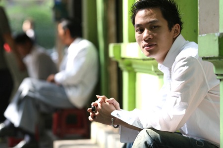 Tùng Dương: “Hát nhạc xưa cho bớt thiệt thòi!” - 3 Tùng Dương: “Hát nhạc xưa cho bớt thiệt thòi!” - 3
