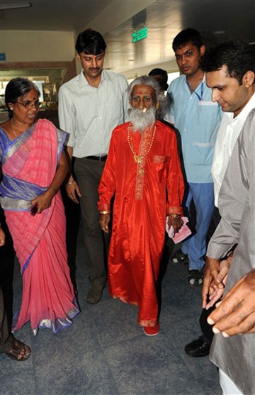 Cụ ông 82 tuổi vẫn khỏe sau 2 tuần nhịn ăn, nhịn uống - 4