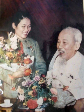 Bài 2: Những nữ anh hùng trên đất lửa - 3 Bài 2: Những nữ anh hùng trên đất lửa - 3