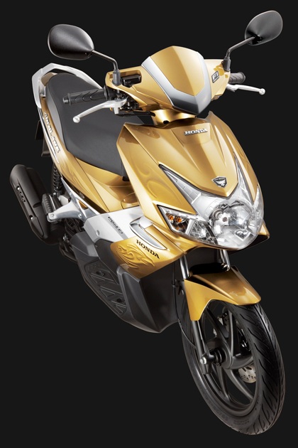 Honda Air Blade thêm phiên bản mới - 4 Honda Air Blade thêm phiên bản mới - 4