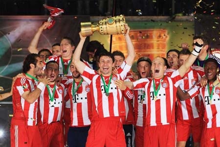 Đại phá Bremen, Bayern hướng tới “cú ăn ba” - 1 Đại phá Bremen, Bayern hướng tới “cú ăn ba” - 1