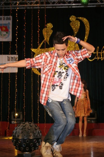 Lộ diện cặp đôi tài sắc nhất “Miss & Mr svtunhien 2010” - 8 Lộ diện cặp đôi tài sắc nhất “Miss & Mr svtunhien 2010” - 8