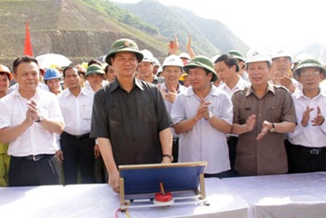 Thủ tướng phát lệnh tích nước Thủy điện Sơn La - 1 Thủ tướng phát lệnh tích nước Thủy điện Sơn La - 1