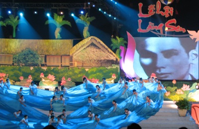 “Hương Sen xứ Nghệ” tỏa ngát đất trời - 2