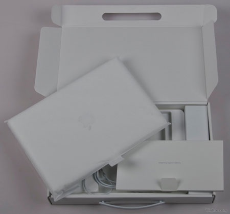 Sau iPhone 4G, MacBook đời mới rò rỉ tại Việt Nam - 4 Sau iPhone 4G, MacBook đời mới rò rỉ tại Việt Nam - 4