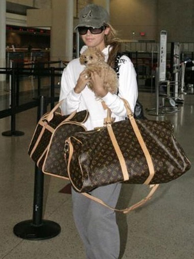 Ngắm bộ sưu tập túi Louis Vuitton của Ashley Tisdale - 10 Ngắm bộ sưu tập túi Louis Vuitton của Ashley Tisdale - 10