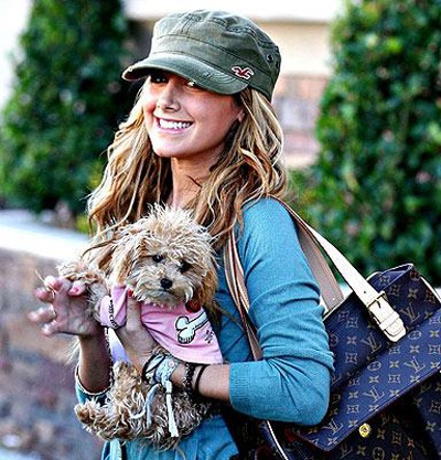 Ngắm bộ sưu tập túi Louis Vuitton của Ashley Tisdale - 5