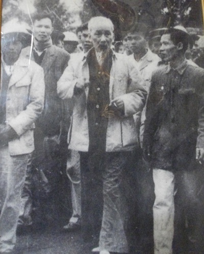 Bồi hồi kỷ niệm hai lần đón Bác về thăm quê - 2 Bồi hồi kỷ niệm hai lần đón Bác về thăm quê - 2