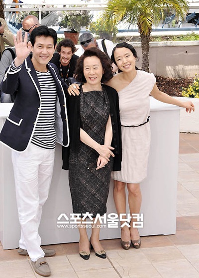 Phim mới của Jeon Do Yeon gây “ồn ào” vì cảnh nóng - 2