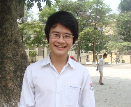 Cậu bạn chuyên Lý “siêu” thực nghiệm - 2 Cậu bạn chuyên Lý “siêu” thực nghiệm - 2