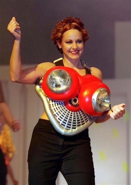 Những kiểu áo ngực “hổng giống ai” - 9 Những kiểu áo ngực “hổng giống ai” - 9