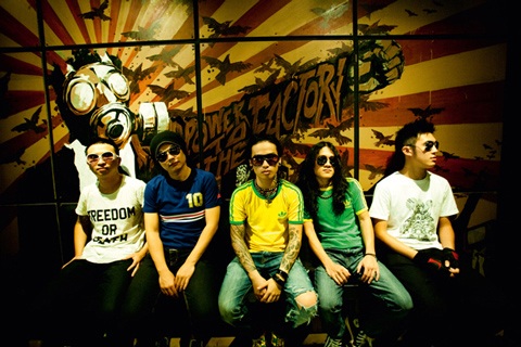 Titanium muốn mang rock Việt ra thế giới - 2 Titanium muốn mang rock Việt ra thế giới - 2