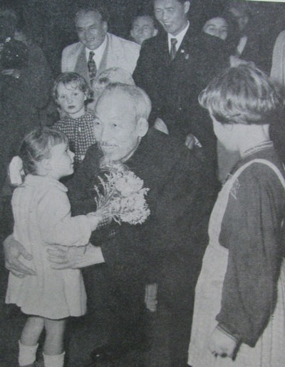 Chủ tịch Hồ Chí Minh công du nước ngoài - 12