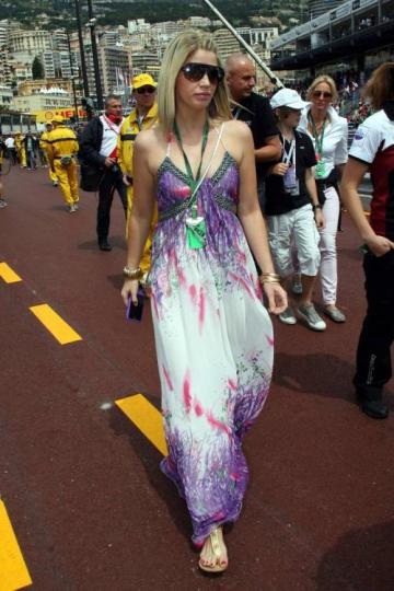 Người đẹp trên đường đua Monaco - 3