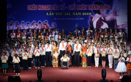 Đại hội “Cháu ngoan Bác Hồ - Chủ nhân Thăng Long” - 13 Đại hội “Cháu ngoan Bác Hồ - Chủ nhân Thăng Long” - 13
