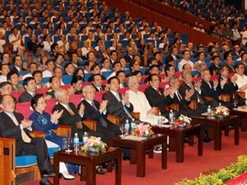 “Chủ tịch Hồ Chí Minh - người Anh hùng dân tộc vĩ đại” - 1 “Chủ tịch Hồ Chí Minh - người Anh hùng dân tộc vĩ đại” - 1