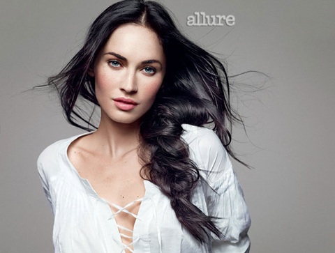 Megan Fox nổi cáu vì lộ ảnh hở ngực - 2 Megan Fox nổi cáu vì lộ ảnh hở ngực - 2