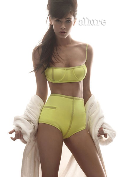 Megan Fox nổi cáu vì lộ ảnh hở ngực - 9 Megan Fox nổi cáu vì lộ ảnh hở ngực - 9