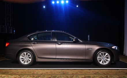 BMW ra mắt 5 series thế hệ thứ 6 tại Việt Nam - 9 BMW ra mắt 5 series thế hệ thứ 6 tại Việt Nam - 9