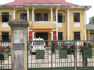 Xã đội trưởng thắt cổ chết tại trụ sở UBND xã - 1 Xã đội trưởng thắt cổ chết tại trụ sở UBND xã - 1