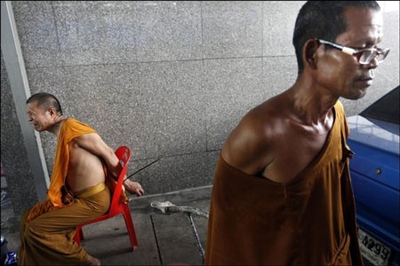 Bangkok biến thành chảo lửa khi thủ lĩnh "áo đỏ" đầu hàng - 11 Bangkok biến thành chảo lửa khi thủ lĩnh "áo đỏ" đầu hàng - 11