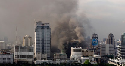 Thái Lan: Bạo loạn từ Bangkok lan đến khu vực đông bắc - 1 Thái Lan: Bạo loạn từ Bangkok lan đến khu vực đông bắc - 1