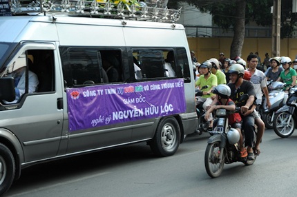 Người thân đưa Hữu Lộc về nơi an nghỉ cuối cùng  - 16