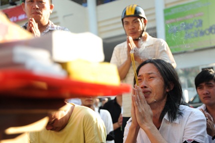 Người thân đưa Hữu Lộc về nơi an nghỉ cuối cùng  - 2