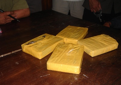 Bắt 3 đối tượng người Lào vận chuyển hơn 28 bánh hêrôin    - 1